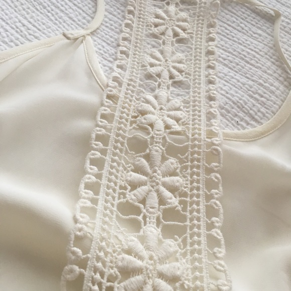 White/cream dress with lace back detailing - Picture 2 of 4